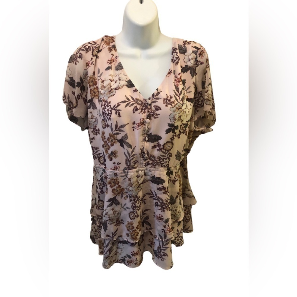 Torrid Romantic Floral Blouse 2 Tier V Neck Cottagecore SS  Purple 2X Coquette